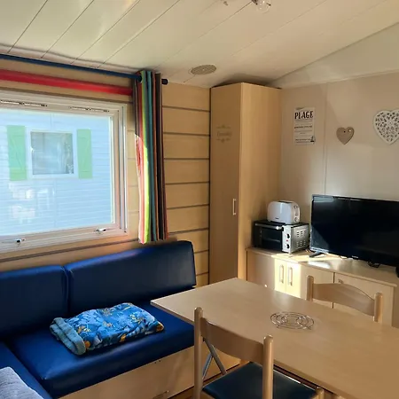 E003 - Chez Maurice Et Marie